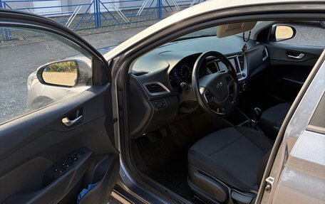 Hyundai Solaris II рестайлинг, 2019 год, 1 350 000 рублей, 5 фотография