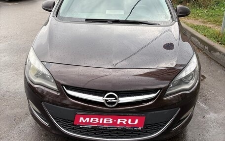 Opel Astra J, 2013 год, 700 000 рублей, 1 фотография