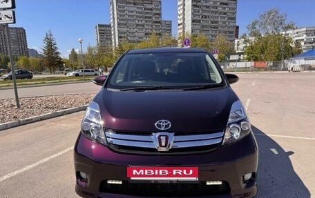 Toyota ISis I, 2015 год, 1 290 000 рублей, 3 фотография