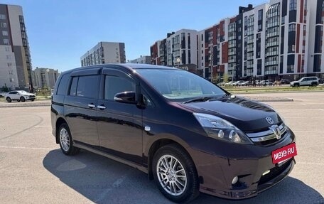 Toyota ISis I, 2015 год, 1 290 000 рублей, 4 фотография