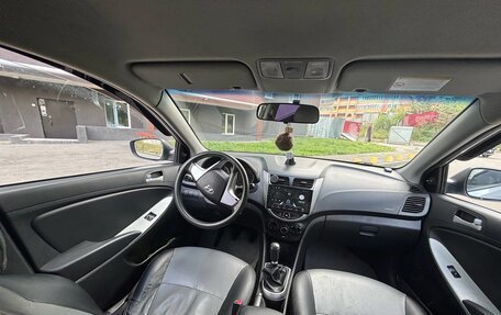 Hyundai Solaris II рестайлинг, 2013 год, 460 000 рублей, 9 фотография