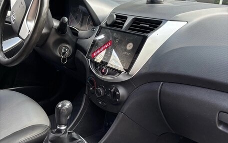 Hyundai Solaris II рестайлинг, 2013 год, 460 000 рублей, 8 фотография