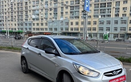 Hyundai Solaris II рестайлинг, 2013 год, 460 000 рублей, 5 фотография