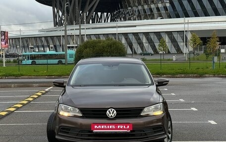 Volkswagen Jetta VI, 2015 год, 890 000 рублей, 2 фотография