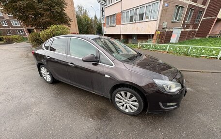 Opel Astra J, 2013 год, 700 000 рублей, 2 фотография