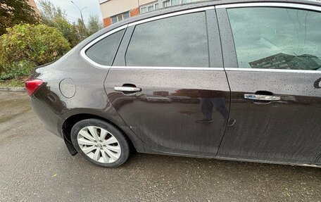 Opel Astra J, 2013 год, 700 000 рублей, 4 фотография