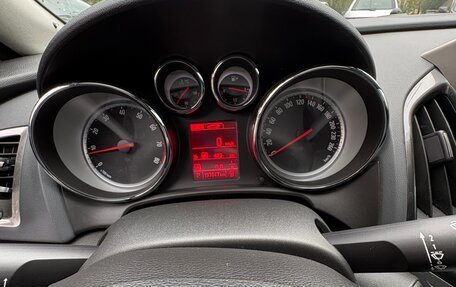 Opel Astra J, 2013 год, 700 000 рублей, 10 фотография