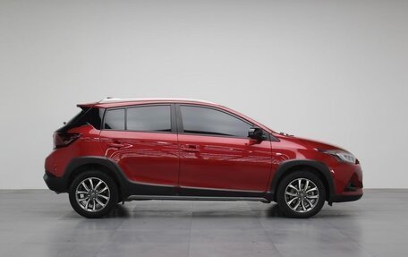 Toyota Yaris, 2023 год, 1 390 000 рублей, 7 фотография