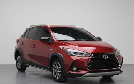 Toyota Yaris, 2023 год, 1 390 000 рублей, 3 фотография
