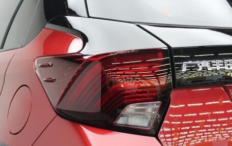 Toyota Yaris, 2023 год, 1 390 000 рублей, 10 фотография