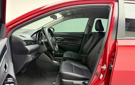 Toyota Yaris, 2023 год, 1 390 000 рублей, 11 фотография