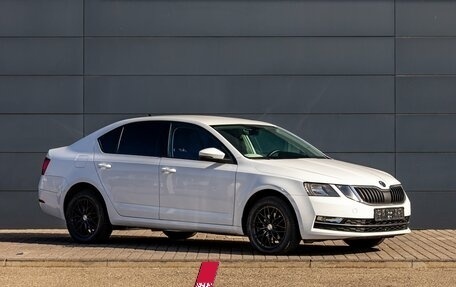 Skoda Octavia, 2018 год, 1 595 000 рублей, 3 фотография