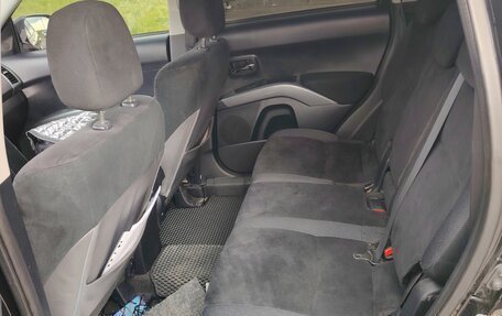 Mitsubishi Outlander III рестайлинг 3, 2008 год, 1 400 000 рублей, 14 фотография