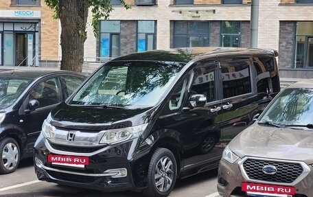 Honda Stepwgn IV, 2015 год, 1 850 000 рублей, 2 фотография