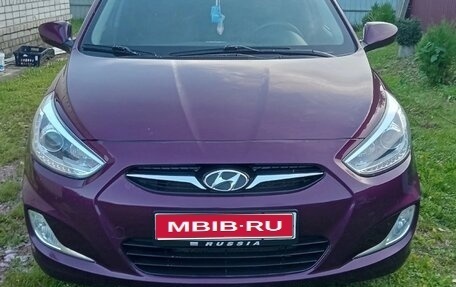 Hyundai Solaris II рестайлинг, 2013 год, 750 000 рублей, 1 фотография