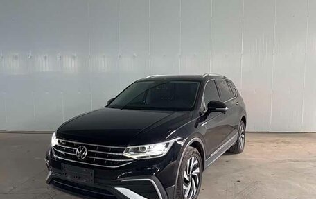 Volkswagen Tiguan II, 2022 год, 2 580 000 рублей, 1 фотография