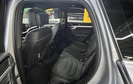 Volkswagen Touareg III, 2018 год, 4 500 000 рублей, 26 фотография