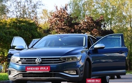 Volkswagen Passat B8 рестайлинг, 2019 год, 3 800 000 рублей, 3 фотография