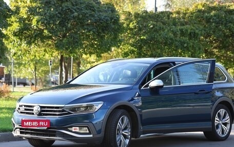 Volkswagen Passat B8 рестайлинг, 2019 год, 3 800 000 рублей, 6 фотография
