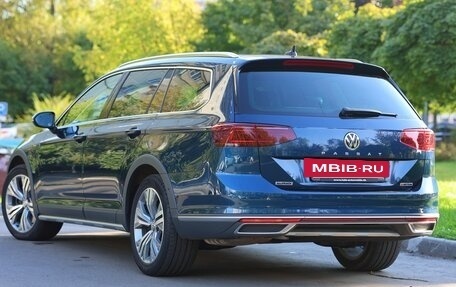 Volkswagen Passat B8 рестайлинг, 2019 год, 3 800 000 рублей, 7 фотография