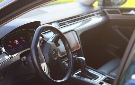 Volkswagen Passat B8 рестайлинг, 2019 год, 3 800 000 рублей, 20 фотография
