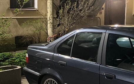 BMW 3 серия, 1992 год, 650 000 рублей, 8 фотография