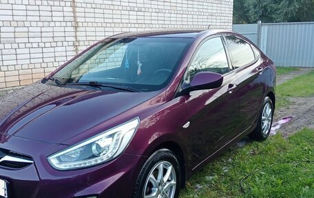 Hyundai Solaris II рестайлинг, 2013 год, 750 000 рублей, 2 фотография