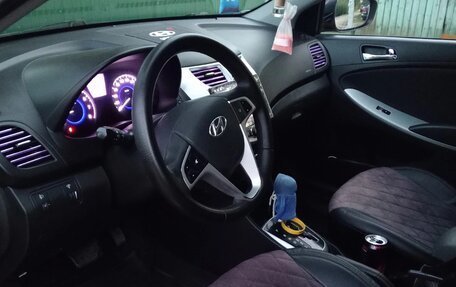 Hyundai Solaris II рестайлинг, 2013 год, 750 000 рублей, 12 фотография