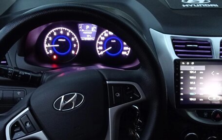 Hyundai Solaris II рестайлинг, 2013 год, 750 000 рублей, 14 фотография