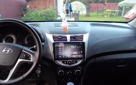 Hyundai Solaris II рестайлинг, 2013 год, 750 000 рублей, 11 фотография