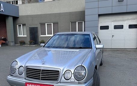 Mercedes-Benz E-Класс, 1999 год, 400 000 рублей, 3 фотография