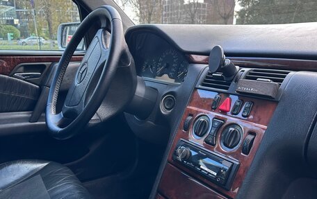 Mercedes-Benz E-Класс, 1999 год, 400 000 рублей, 12 фотография