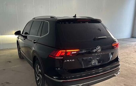 Volkswagen Tiguan II, 2022 год, 2 580 000 рублей, 5 фотография