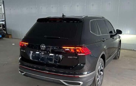 Volkswagen Tiguan II, 2022 год, 2 580 000 рублей, 6 фотография