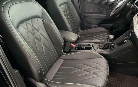 Volkswagen Tiguan II, 2022 год, 2 580 000 рублей, 10 фотография