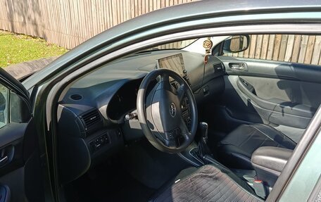 Toyota Avensis III рестайлинг, 2007 год, 590 000 рублей, 10 фотография