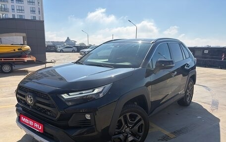 Toyota RAV4, 2023 год, 3 400 000 рублей, 1 фотография