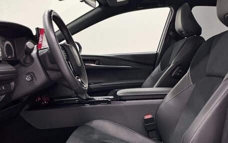 Toyota Camry, 2025 год, 3 990 000 рублей, 23 фотография
