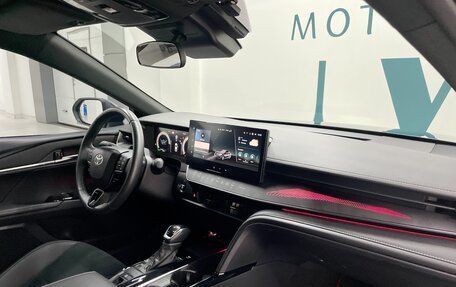 Toyota Camry, 2025 год, 3 990 000 рублей, 29 фотография