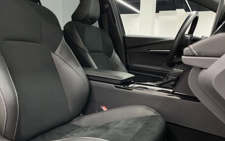 Toyota Camry, 2025 год, 3 990 000 рублей, 32 фотография
