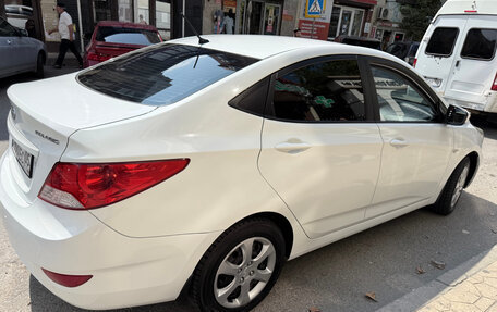 Hyundai Solaris II рестайлинг, 2012 год, 700 000 рублей, 2 фотография
