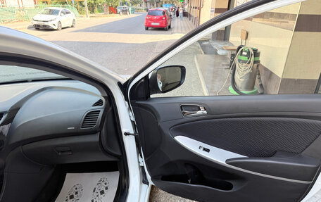 Hyundai Solaris II рестайлинг, 2012 год, 700 000 рублей, 5 фотография