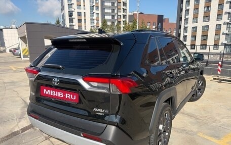 Toyota RAV4, 2023 год, 3 400 000 рублей, 7 фотография