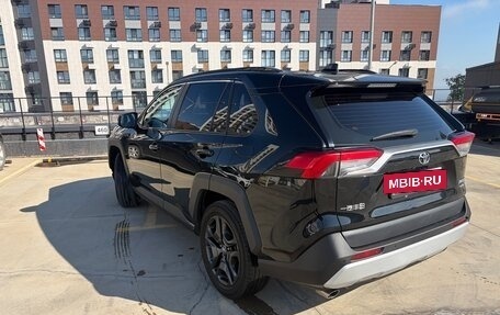 Toyota RAV4, 2023 год, 3 400 000 рублей, 5 фотография