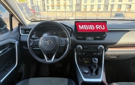 Toyota RAV4, 2023 год, 3 400 000 рублей, 11 фотография