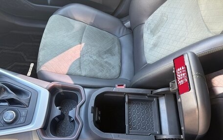 Toyota RAV4, 2023 год, 3 400 000 рублей, 22 фотография