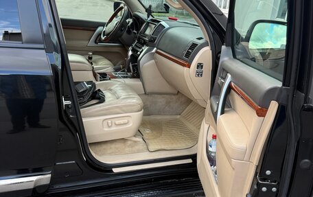Toyota Land Cruiser 200, 2012 год, 2 650 000 рублей, 12 фотография