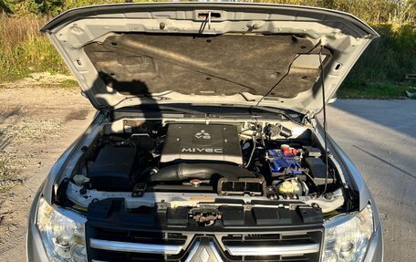 Mitsubishi Pajero IV, 2008 год, 1 449 000 рублей, 22 фотография