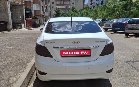 Hyundai Solaris II рестайлинг, 2013 год, 750 000 рублей, 3 фотография