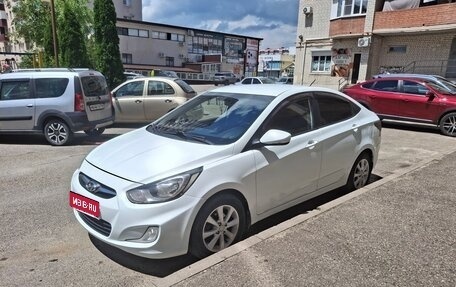 Hyundai Solaris II рестайлинг, 2013 год, 750 000 рублей, 2 фотография